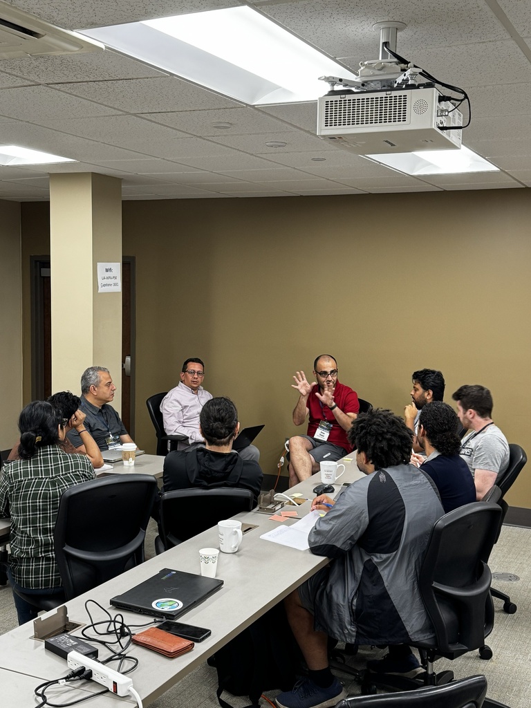 Picture of Mohamed in discussion